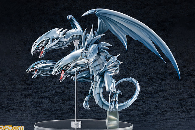 【究極のモンスターの姿だ!】『遊戯王』より青眼の究極竜が全高約35cmの大ボリュームで立体化。あみあみ限定で販売