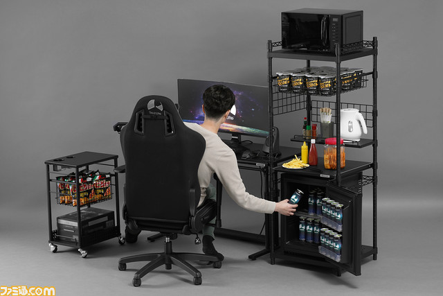 バウヒュッテよりデスクの横に冷蔵庫&レンジを収納する“デスク飯パントリー”発売。ゲームの合間などにいつでも美味しい“デスク飯”を用意することが可能に！