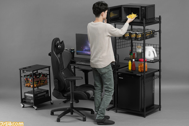 バウヒュッテよりデスクの横に冷蔵庫&レンジを収納する“デスク飯パントリー”発売。ゲームの合間などにいつでも美味しい“デスク飯”を用意することが可能に！