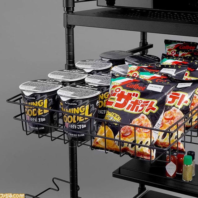 バウヒュッテよりデスクの横に冷蔵庫&レンジを収納する“デスク飯パントリー”発売。ゲームの合間などにいつでも美味しい“デスク飯”を用意することが可能に！