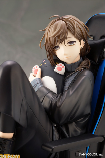 【にじさんじ】ロトのぬいぐるみを抱きしめながら柔らかな笑顔を浮かべるかなかなのフィギュアが登場。繊細さと透明感が相まって軽やかな仕上がりに