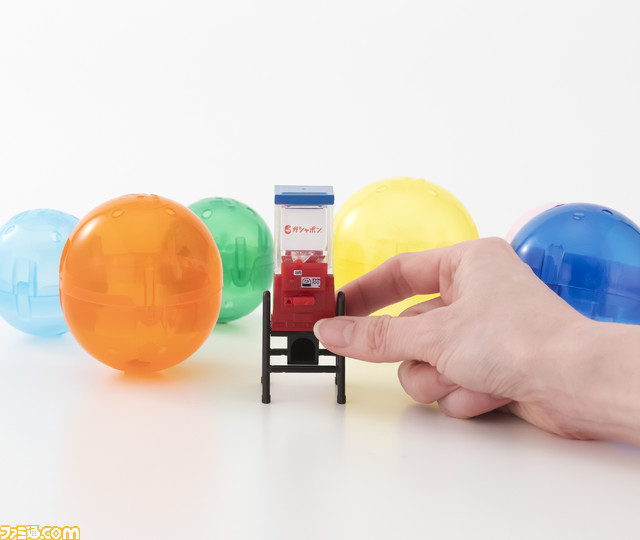 初代ガシャポン自販機を1/12スケールにした“1/12ガシャポンステーション”がカプセルトイにて5月中旬より発売。全国9店舗では先行販売も