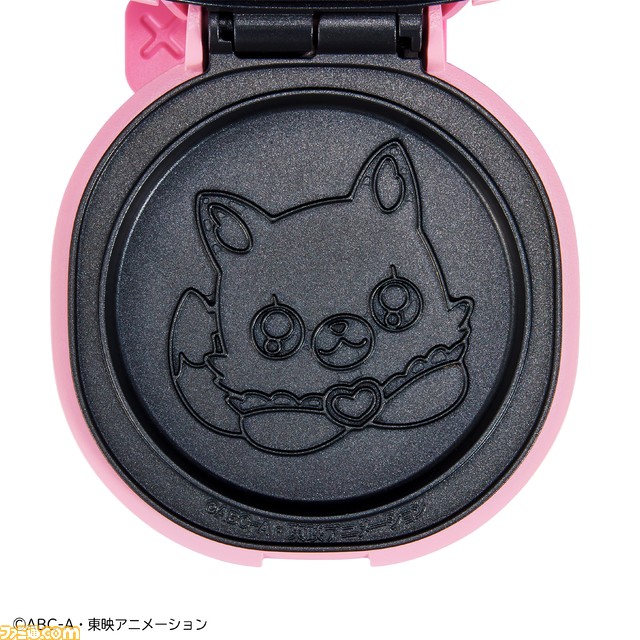 『デリシャスパーティ プリキュア』のパンケーキメーカーが予約開始。コメコメとパムパム&メンメンの焼き目がつくデリシャスなアイテム