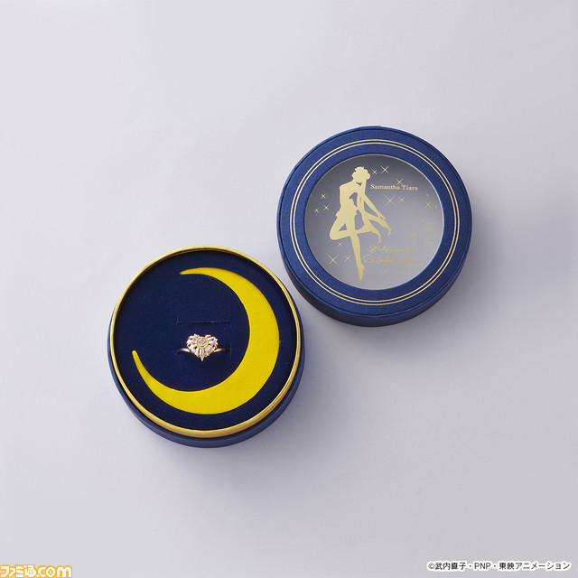 『セーラームーン』とサマンサがコラボ。セーラームーンのコスチューム風のハンドバッグ、ワンピースなど33種のアイテムがずらり