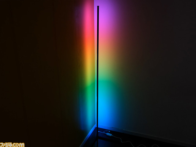 【ゲーミング棒】間接照明ライト『ゲーミングフロアライト』が発売。ゲームや音楽に合わせて光る棒で室内をギラギラにしよう