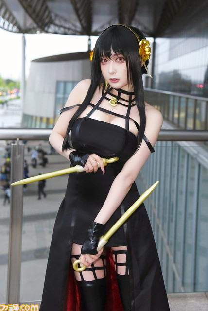 人気グラドルが美麗コスプレを披露！『SPY×FAMILY』『ゴールデンカムイ』ヒロインからガンダムまで集結した“ニコニコ超会議2022”コスプレまとめ