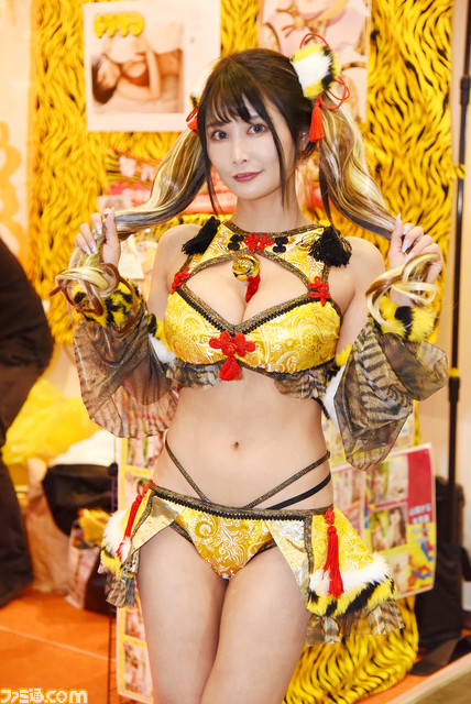 人気グラドルが美麗コスプレを披露！『SPY×FAMILY』『ゴールデンカムイ』ヒロインからガンダムまで集結した“ニコニコ超会議2022”コスプレまとめ