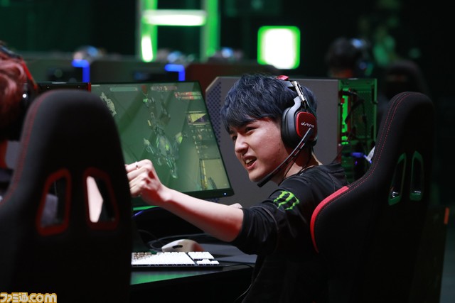 “RAGE VALORANT”Day2リポート。プロのガチプレイに6000人超の観客が沸く！ Laz＆neth「他チームが活躍するのは嬉しいけど悔しい。お互いプライドが高いので（笑）」