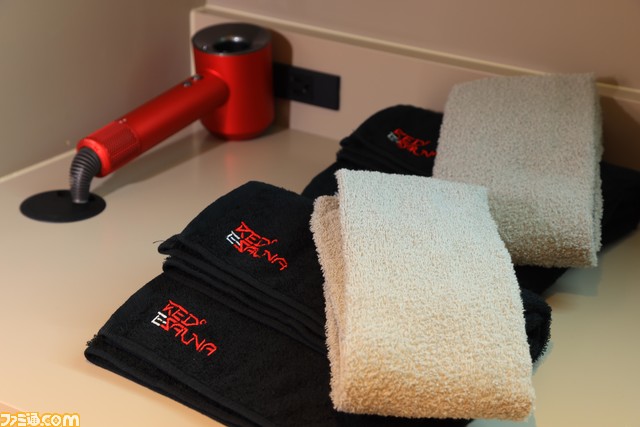 それはゲーミングサウナ? “ととのう度”でランキング化する個室サウナ“レッド イーサウナ上野”を初体験。そこは宇宙とつながっていた