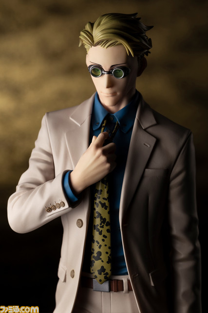 『呪術廻戦』より七海建人のフィギュアが登場。ネクタイを緩める仕草で大人っぽさを表現