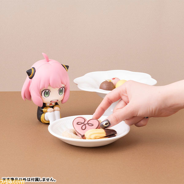 アニメ『スパイファミリー』アーニャがフィギュアシリーズ“るかっぷ”に登場。首の角度を変えて見上げるようなポーズにもできる