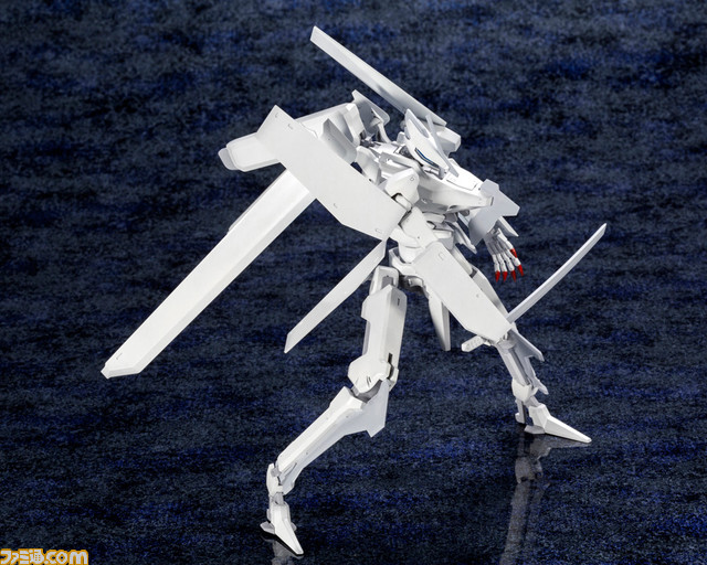 劇場版『シドニアの騎士 あいつむぐほし』より“二零式衛人 劫衛”プラモデルの予約が開始。劇中未登場の弐瓶氏デザイン“東亜重工製二式複合人工カビ刀”が付属