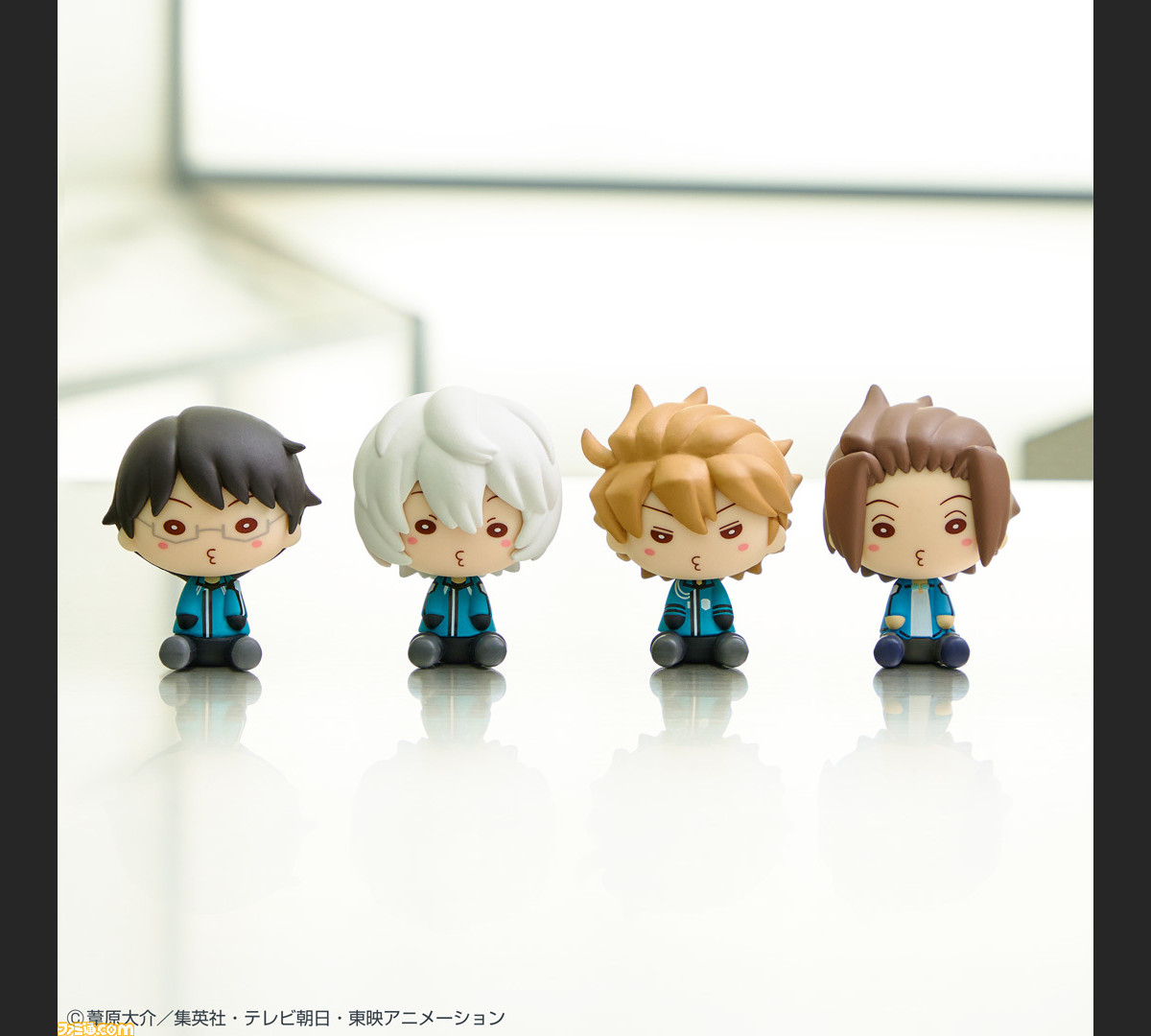 3 ワールドトリガー 一番くじが6月4日に発売 ムスッとした表情の三雲修 空閑遊真 ヒュース 迅悠一の ちょこのっこフィギュア がかわいい ゲーム エンタメ最新情報のファミ通 Com