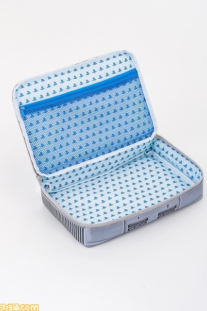 初代プレイステーションを原寸大で再現したポーチ付きムック本が6月13日に発売。ポケット付きで小物入れにも使いやすい本物そっくりなデザイン