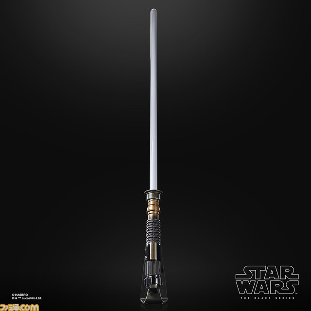 『スター・ウォーズ』Disney+で好評配信中のドラマ『オビ=ワン・ケノービ』最新ライトセーバーやダース・ベイダーのヘルメットが実物大レプリカで登場!