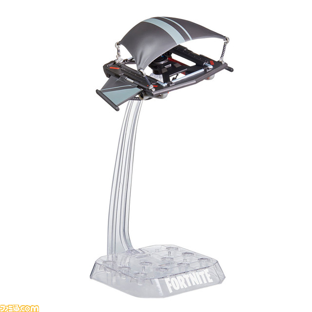 『フォートナイト』ラグジーやファンクオプス、ニャッスル（ゴースト）など人気スキンのフィギュアが登場。細部まで再現したグライダーも立体化