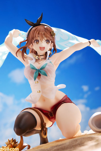 『ライザのアトリエ2』ライザが海ではしゃぐ姿を立体化。濡れTシャツを気にしないような、元気いっぱいな笑顔&ポージングがイイ