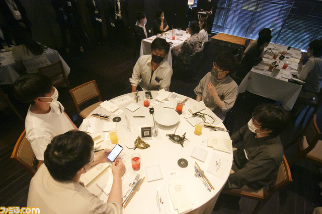 『メイプルストーリー』1万円のメロンとお茶で格付けチェック！ 美食だらけの晩餐会オフラインイベント“Secret Party 2022”でスライムもおいしくいただきました。