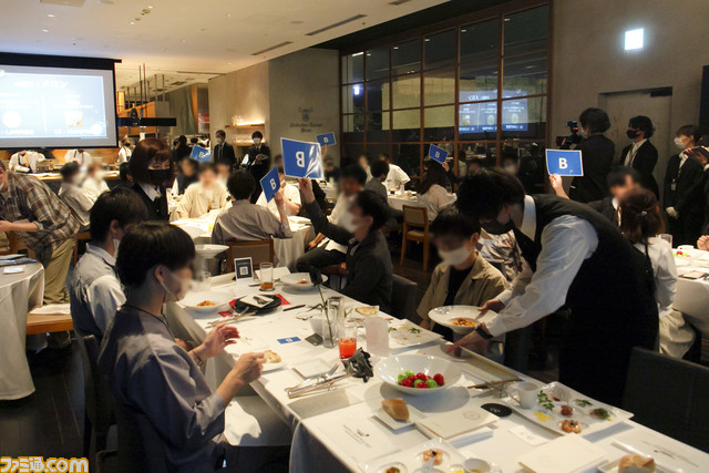 『メイプルストーリー』1万円のメロンとお茶で格付けチェック！ 美食だらけの晩餐会オフラインイベント“Secret Party 2022”でスライムもおいしくいただきました。