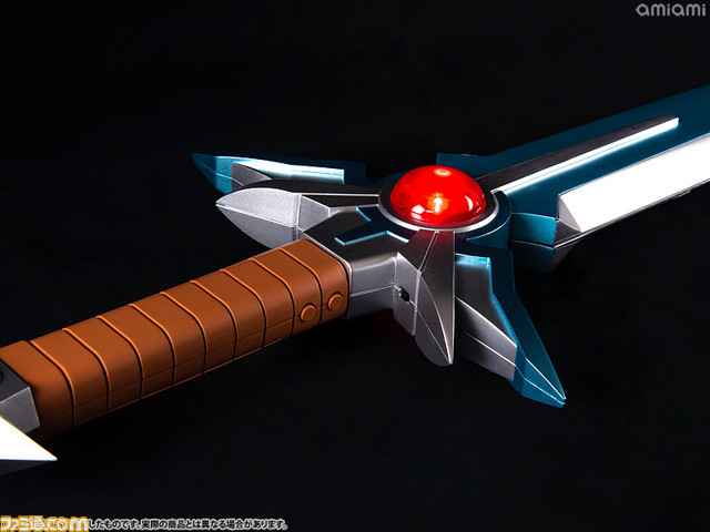 『ダイの大冒険』作中サイズの“ダイの剣”が登場。ダイ役・種崎敦美撮り下ろし音声や発光ギミックなど多彩な機能が搭載。ギガストラッシュも再現可能!