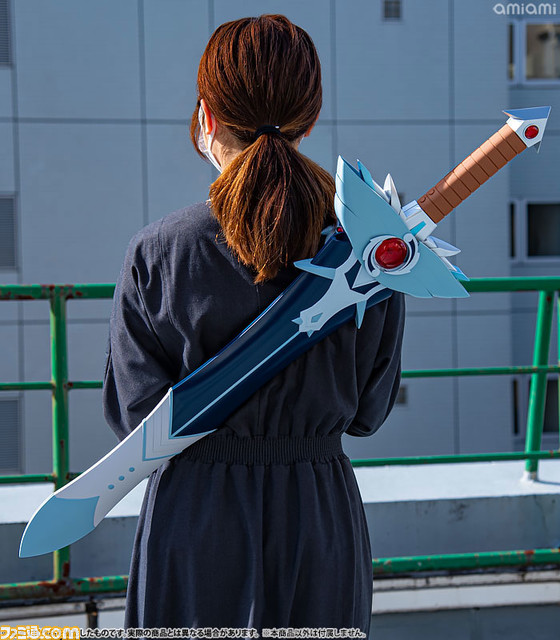 『ダイの大冒険』作中サイズの“ダイの剣”が登場。ダイ役・種崎敦美撮り下ろし音声や発光ギミックなど多彩な機能が搭載。ギガストラッシュも再現可能!