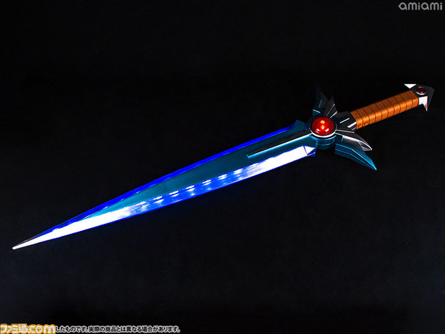 『ダイの大冒険』作中サイズの“ダイの剣”が登場。ダイ役・種崎敦美撮り下ろし音声や発光ギミックなど多彩な機能が搭載。ギガストラッシュも再現可能!