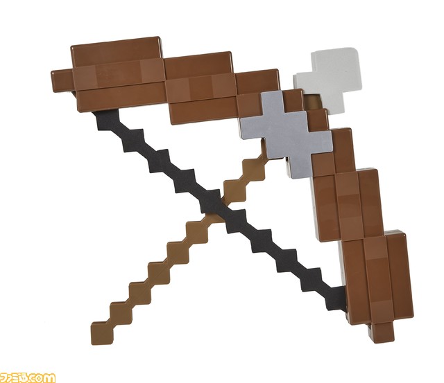 マインクラフト より ダイヤモンドの剣 エンチャントされたツルハシ 弓矢 がゲーム内のグラフィックのままでおもちゃに ゲーム エンタメ最新情報のファミ通 Com
