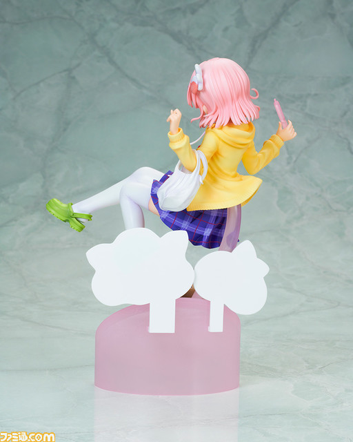 まちカドまぞく』シャドウミストレス優子と千代田桃が制服で