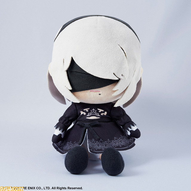 ニーア 2b 9s がかわいいぬいぐるみに Yorhaマークや服の模様 天使文字などが型押しされた本革の三つ折り財布も登場 ゲーム エンタメ最新情報のファミ通 Com