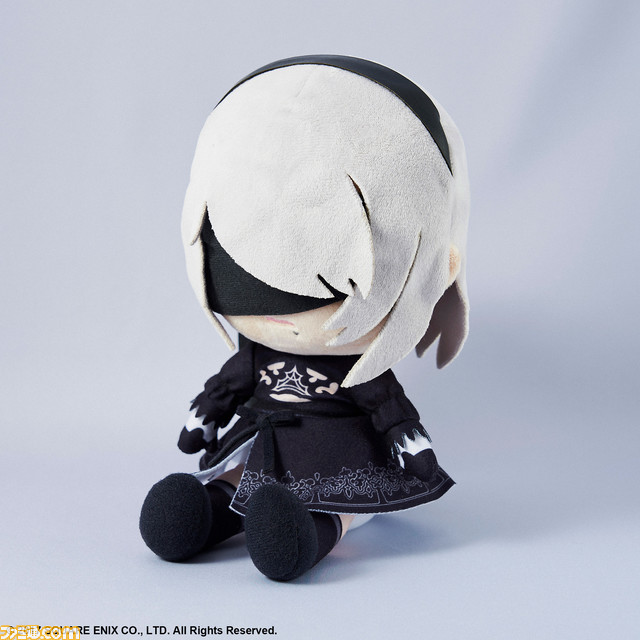 ニーア』2B、9S、A2がかわいいぬいぐるみに！ YoRHaマークや服の