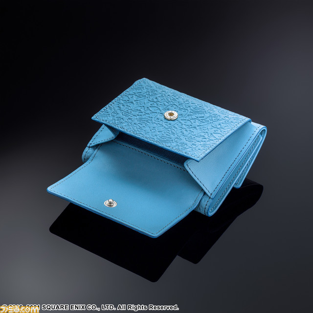 『ニーア』2B、9S、A2のぬいぐるみが予約開始。“YoRHa”マークや服の模様、天使文字などが型押しされた本革の三つ折り財布もラインアップ