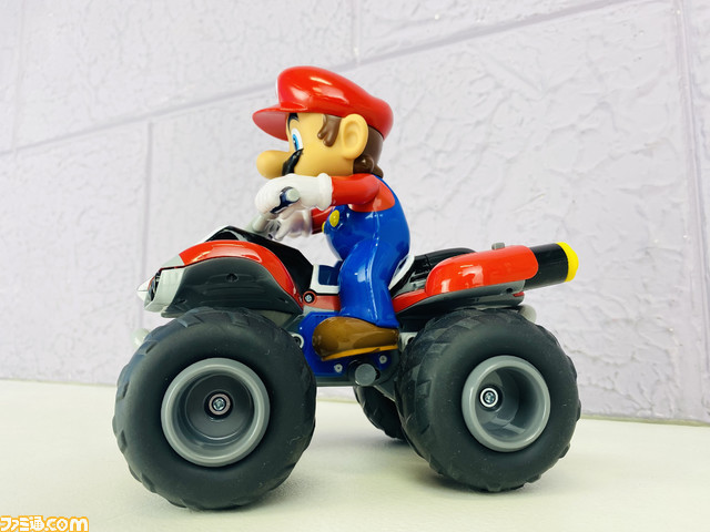 『マリオカート』のR/Cモデルが任天堂ライセンス商品として発売。バギーはゲーム内に登場する車体“スタンダードATV”を忠実に再現