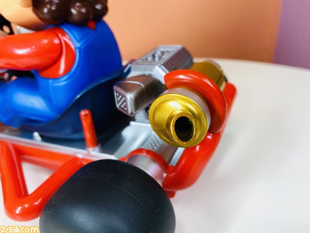 『マリオカート』のR/Cモデルが任天堂ライセンス商品として発売。バギーはゲーム内に登場する車体“スタンダードATV”を忠実に再現