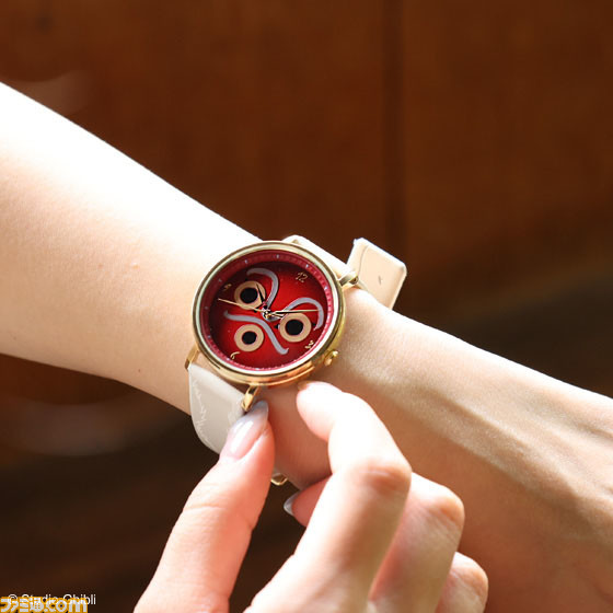 映画『もののけ姫』25周年を記念した限定グッズが7月16日発売。“ヤックル”のぬいぐるみ、サンのお面を文字盤にデザインした腕時計などが登場