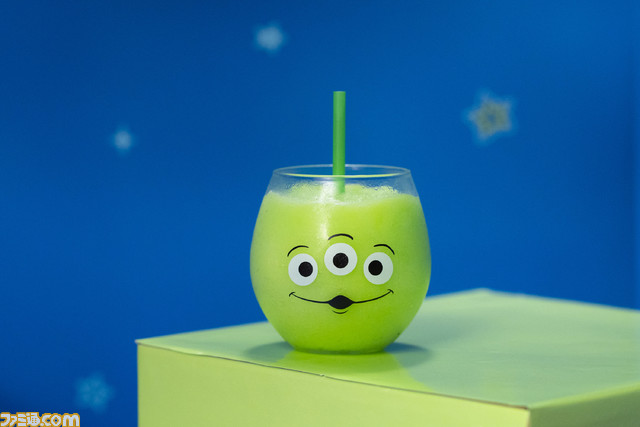 『トイ・ストーリー エイリアン』OH MY CAFEが東京、大阪、名古屋にオープン。おもちゃの宇宙をテーマにしたかわいいメニューやオリジナルグッズが登場