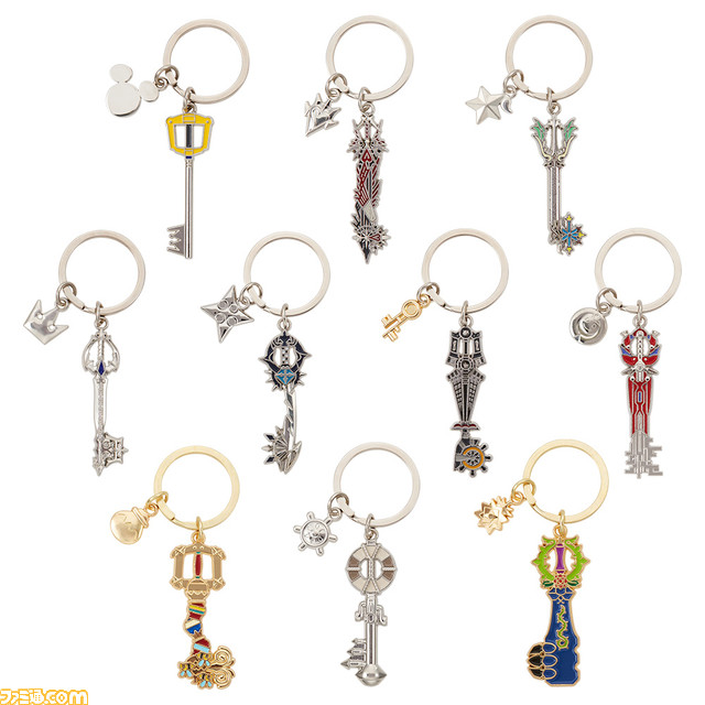 『キングダムハーツ』20周年一番くじが本日(7/16)より発売。ソラ、カイリの王座スタチューや歴代作品のビジュアルを使用したハンドタオルなど全9種