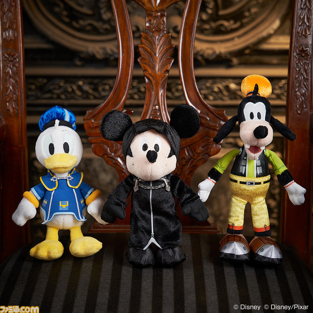 『キングダムハーツ』20周年一番くじが本日(7/16)より発売。ソラ、カイリの王座スタチューや歴代作品のビジュアルを使用したハンドタオルなど全9種