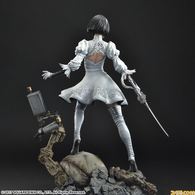 『ニーア オートマタ』より2Bのカラーバリエーションである2Pのフィギュアが登場。見るものを釘付けにする、スラリとした佇まいを表現