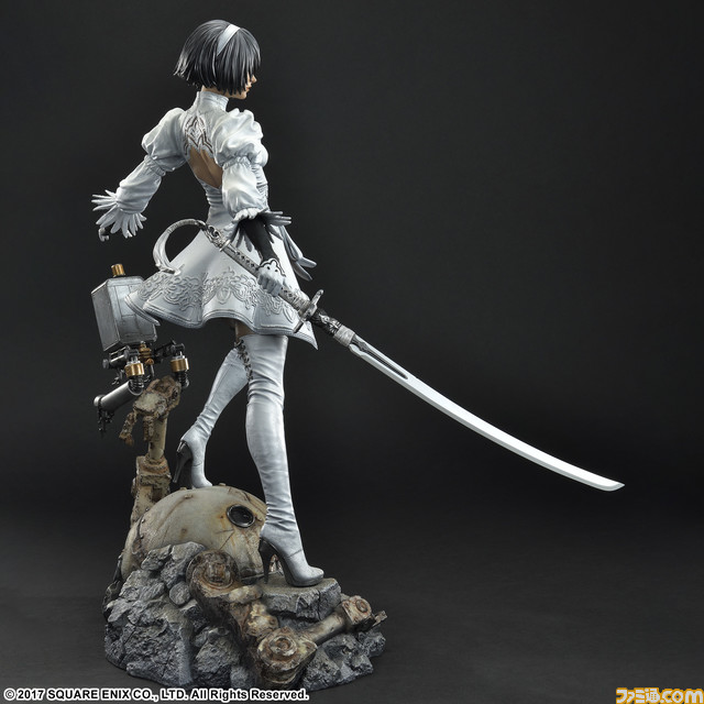 『ニーア オートマタ』より2Bのカラーバリエーションである2Pのフィギュアが登場。見るものを釘付けにする、スラリとした佇まいを表現