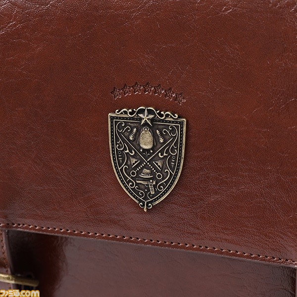 『スパイファミリー』フォージャー家をモチーフにした腕時計、バッグ、財布が登場。3人の髪色や武器、ステラなどをイメージしたエレガントなデザイン