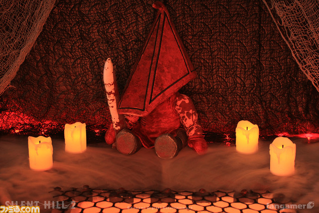 product_SH_red_pyramid_thing_plush_photo