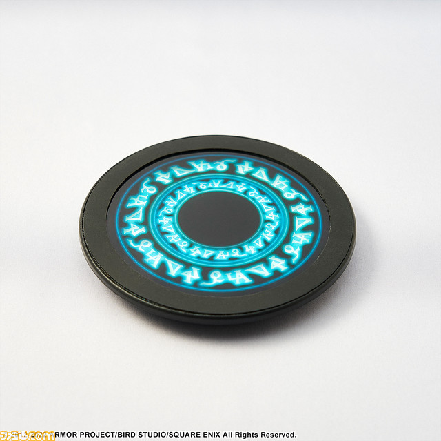 『ドラクエ』ロトの紋章と蘇生呪文“ザオラル”のワイヤレス充電パッド、スライムや竜王などのモンスターたちが大集合したジグソーパズル4種が登場