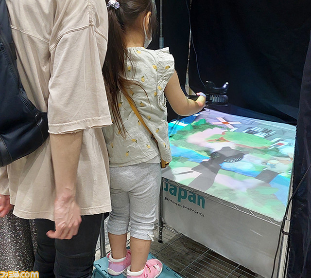 【BitSummit】アイスの棒やブランデーグラスがゲームコントローラーに⁉　変わったコントローラーのイベント“メイク・コントロール・ジャパン3”が開催