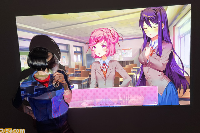 君は『プロセカ』を下から見たことがあるか。恋愛ゲームの中に入りたくないか。プロジェクターおもしろゲーム研究会【ゲーム画面がでっかいと興奮する!】