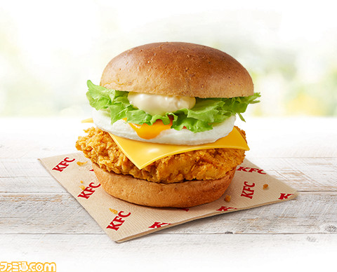 【ケンタッキー】“とろ~り月見サンド”が8/31より数量限定発売。濃厚なチェダーチーズを挟んだ“とろ~りチーズ月見フィレサンド”など全4種