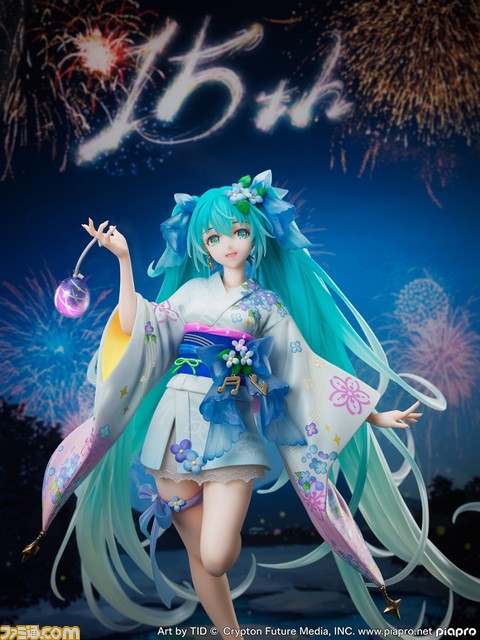『初音ミク』アジサイをモチーフにした衣装を纏った“真夏花火Ver.”フィギュアが登場。15周年の記念花火を背景にしたオリジナル背景アクリルボードが付属