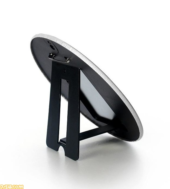 『かぐや様は告らせたい』四宮かぐや、藤原千花らの水着姿をデザインしたアクリルスタンドやキャラファイングラフがAMNIBUSで受注中