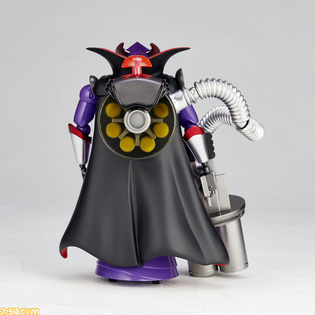 『トイ・ストーリー』バズの宿敵・ザーグがアクションフィギュア化。各関節部や上半身は可動でき、底面部の車輪でコロ走行も可能