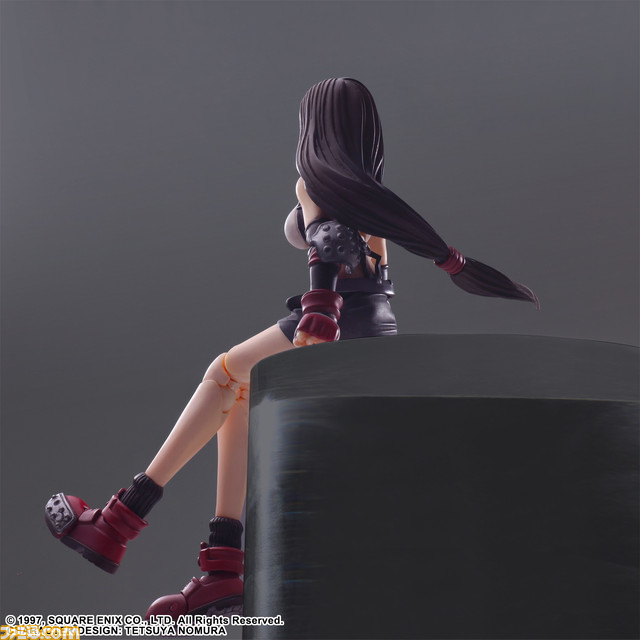 『FF7』エアリス、ティファのアクションフィギュアが登場。特徴的な髪形や服装をまとった原点とも呼べる懐かしい姿で再現