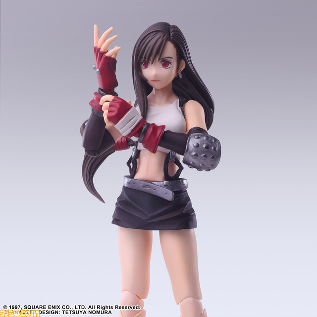 『FF7』エアリス、ティファのアクションフィギュアが登場。特徴的な髪形や服装をまとった原点とも呼べる懐かしい姿で再現